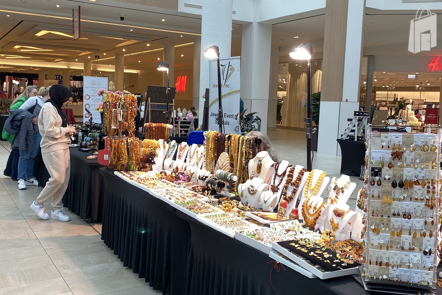 Centre Court - Market