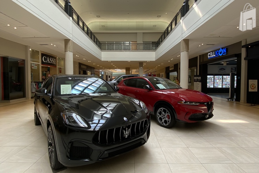 Old Navy Court  - Auto Show