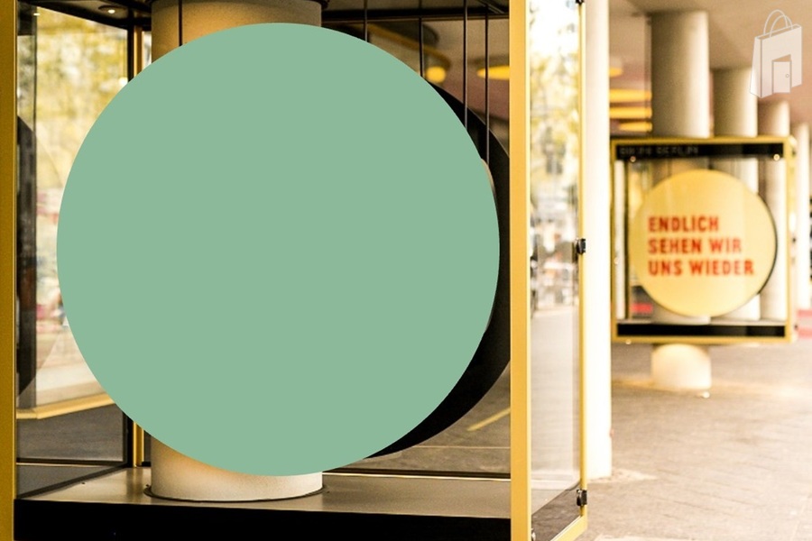 BIKINI BERLIN Außenvitrine 1