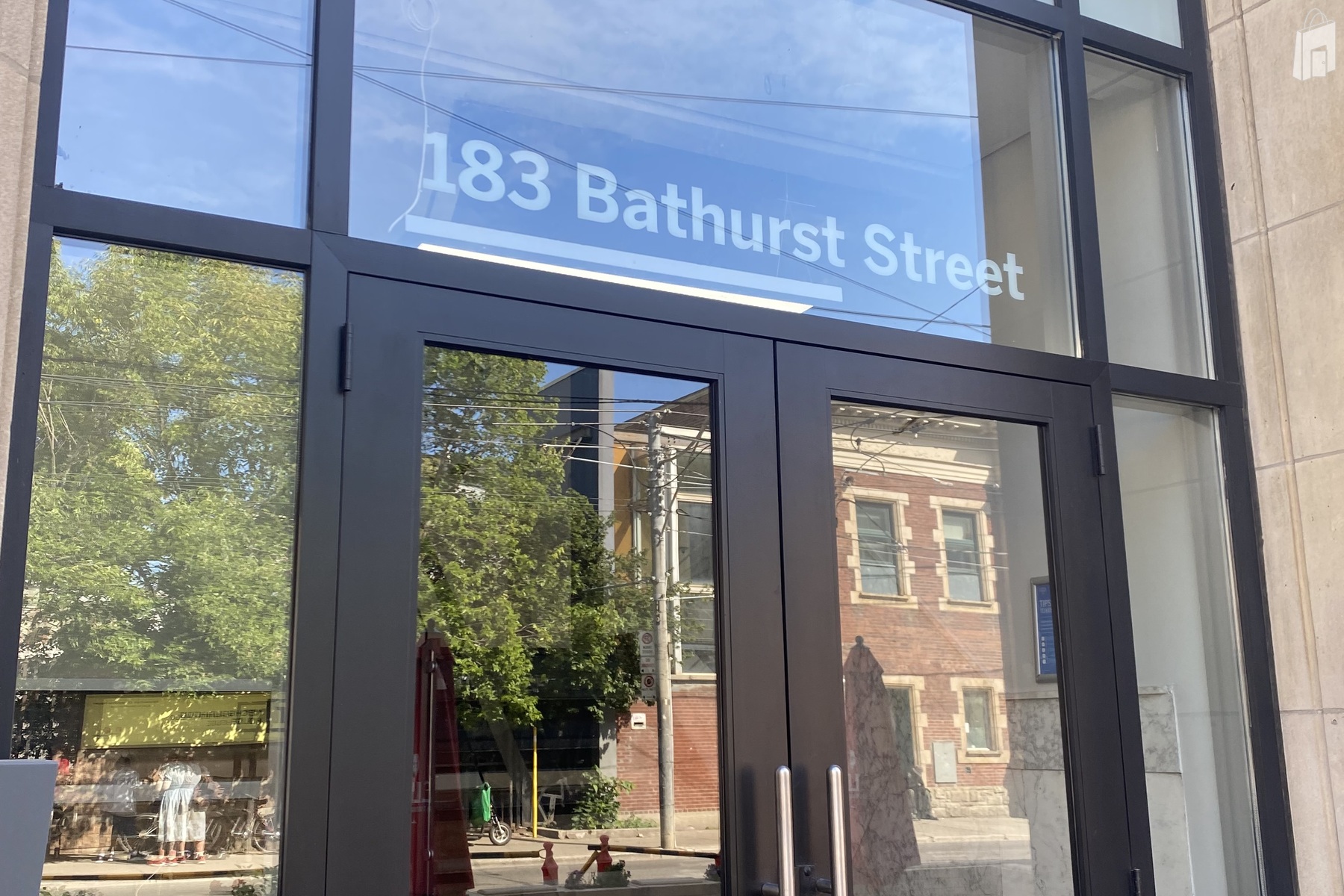 183 Bathurst