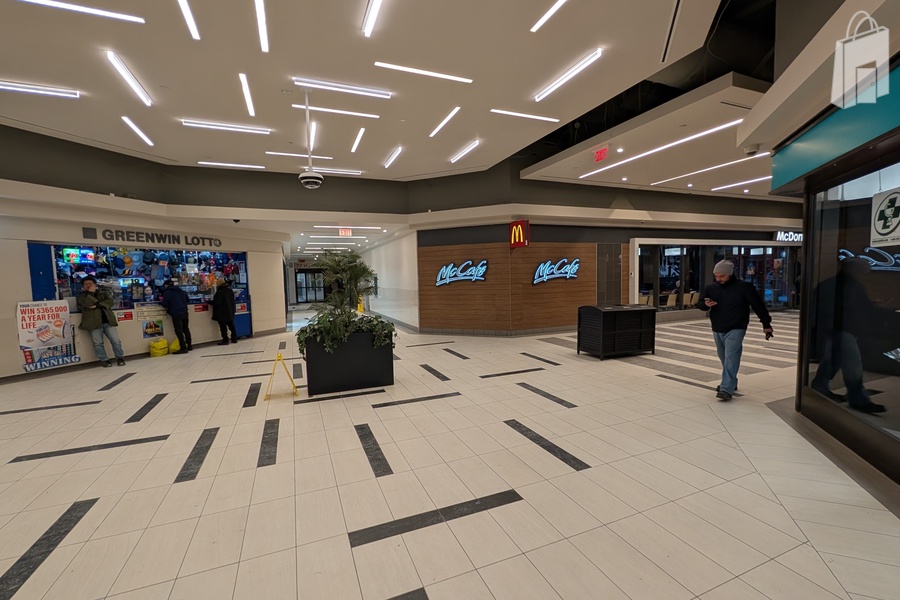 365 Bloor East Promo Court