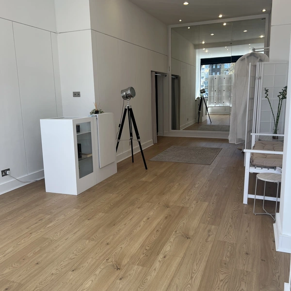 Elegant boutique located in Notting Hill