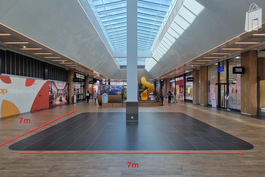 Ascenseurs et place de jeux