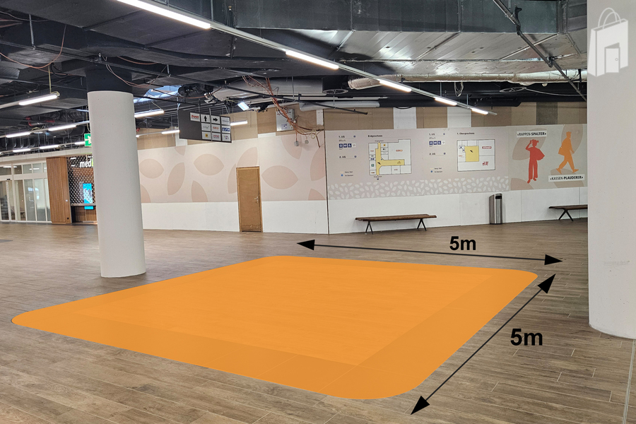 Zwischen Eingang Nord, Süd und Coop Retail