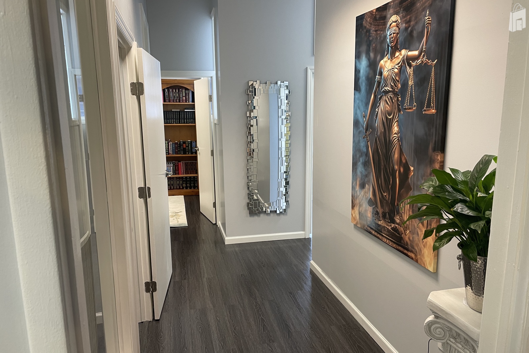 Creative Hallway with Artistic Decor and Mirror - Ideal Backdrop for Shoots and Client Walk - Ins - Astoria, NY
