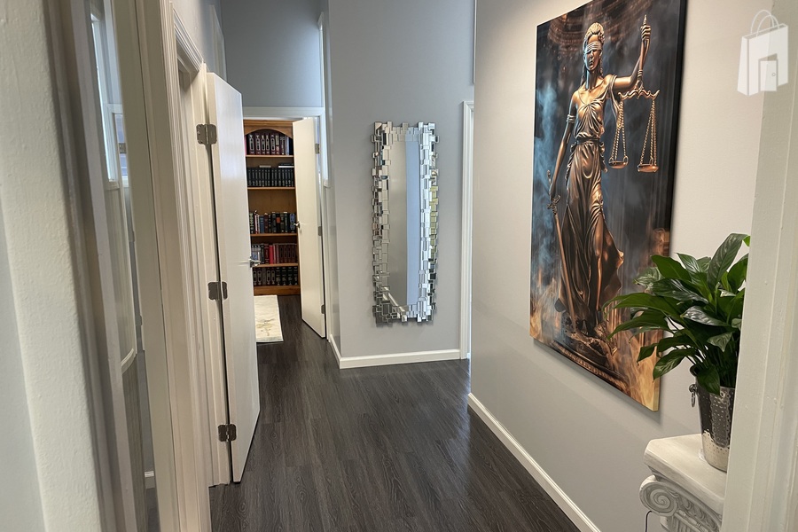 Creative Hallway with Artistic Decor and Mirror - Ideal Backdrop for Shoots and Client Walk - Ins - Astoria, NY