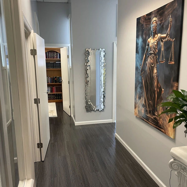 Modern Sunlit Creative Office Space in Astoria – Ideal for Pop-Ups, Shoots & Meetings