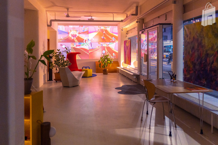 Plottwist Indoor Night