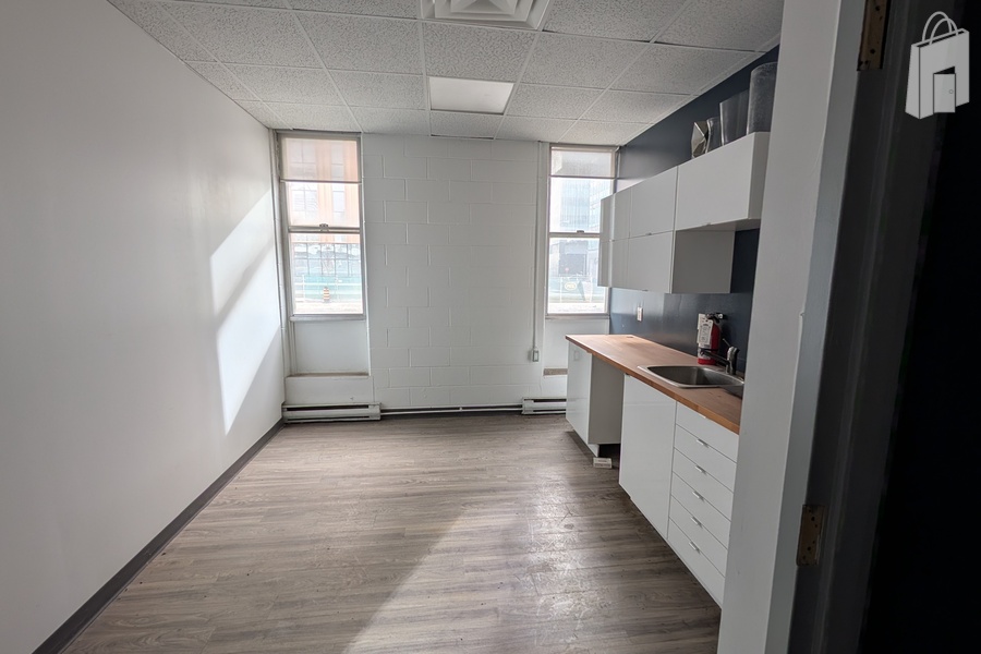 178 QQE East Building