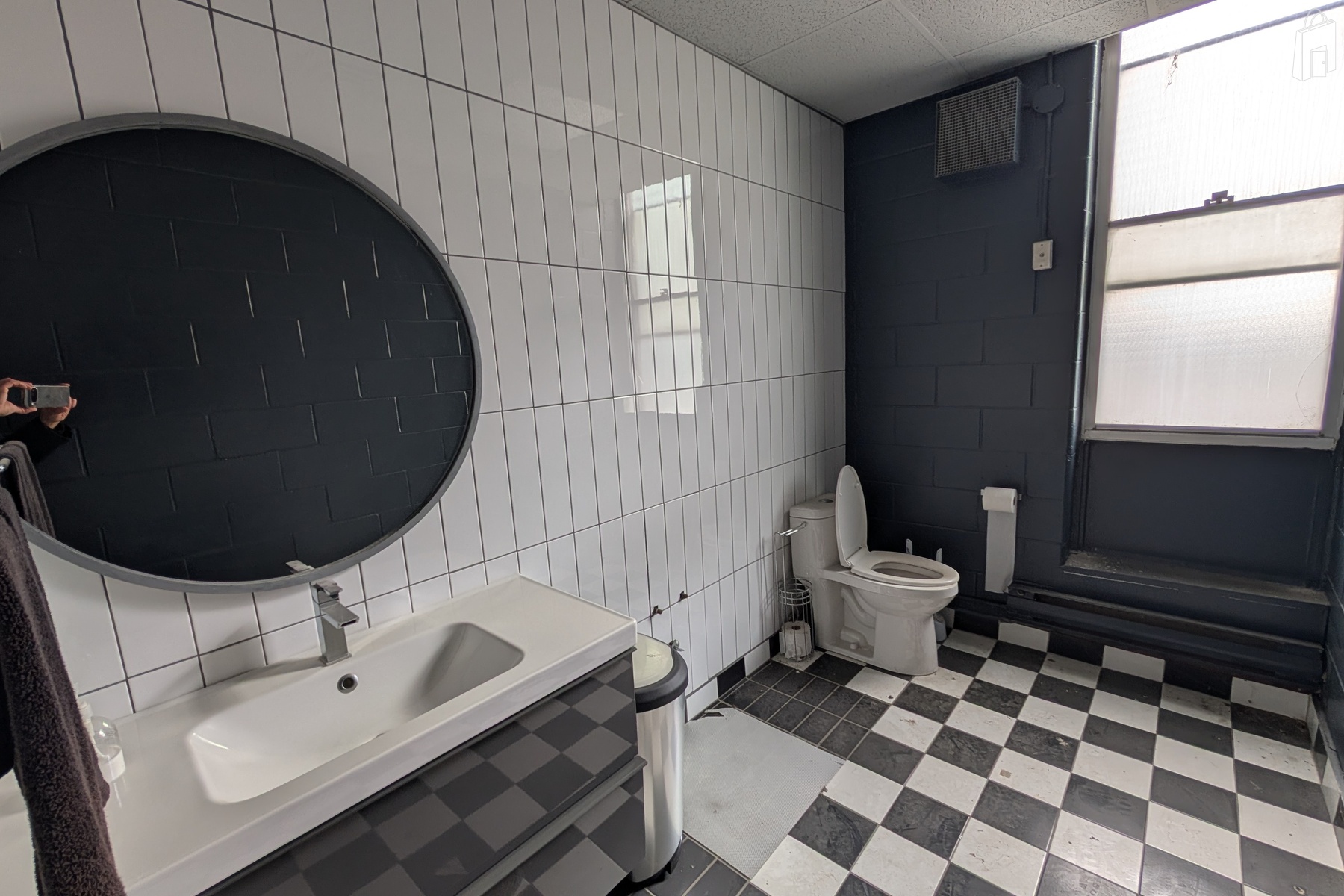 178 QQE East Building