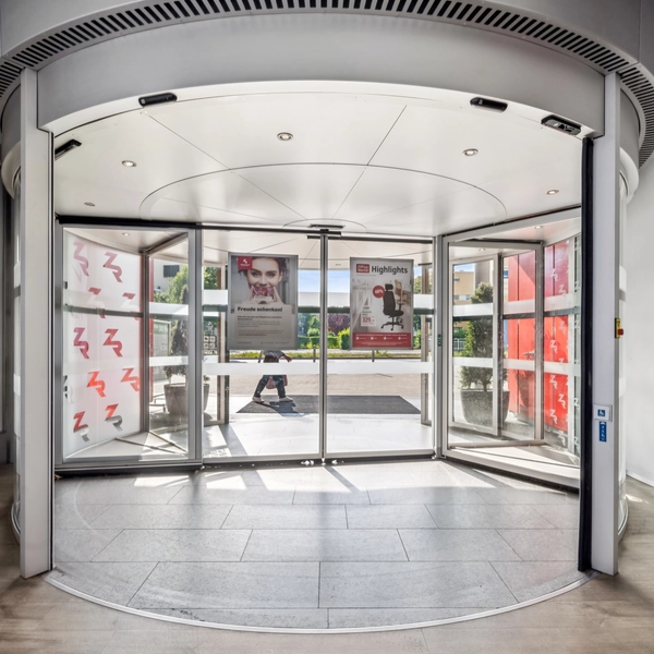 Drehtürenvitrinen für Ihre Werbung  