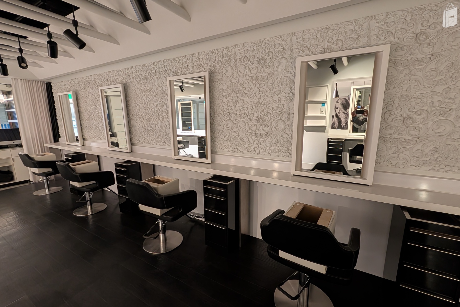 Salon