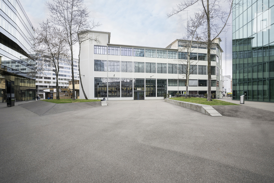 Maagplatz Grosse Fläche