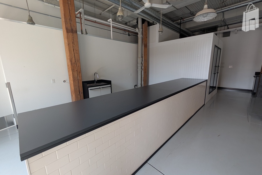 Retail/Restaurant Space