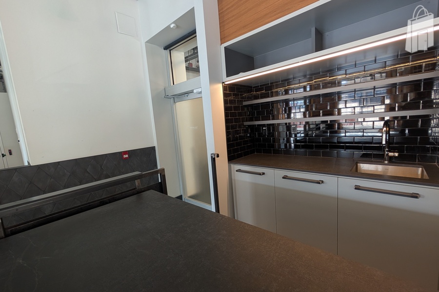 Retail/Restaurant Space