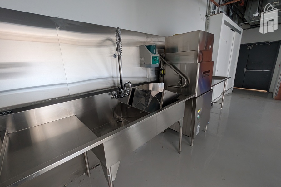 Retail/Restaurant Space