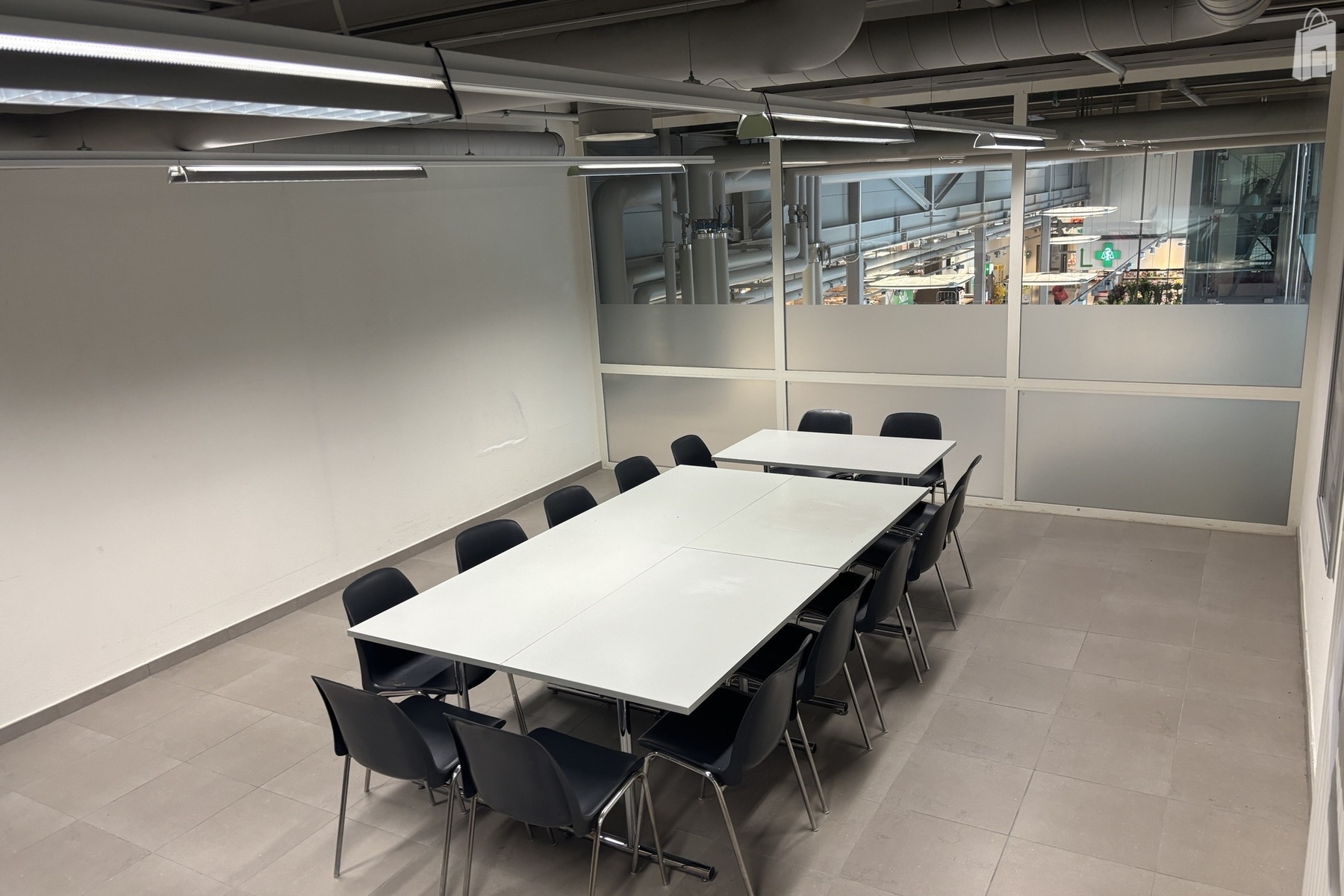 foto sala riunioni 1