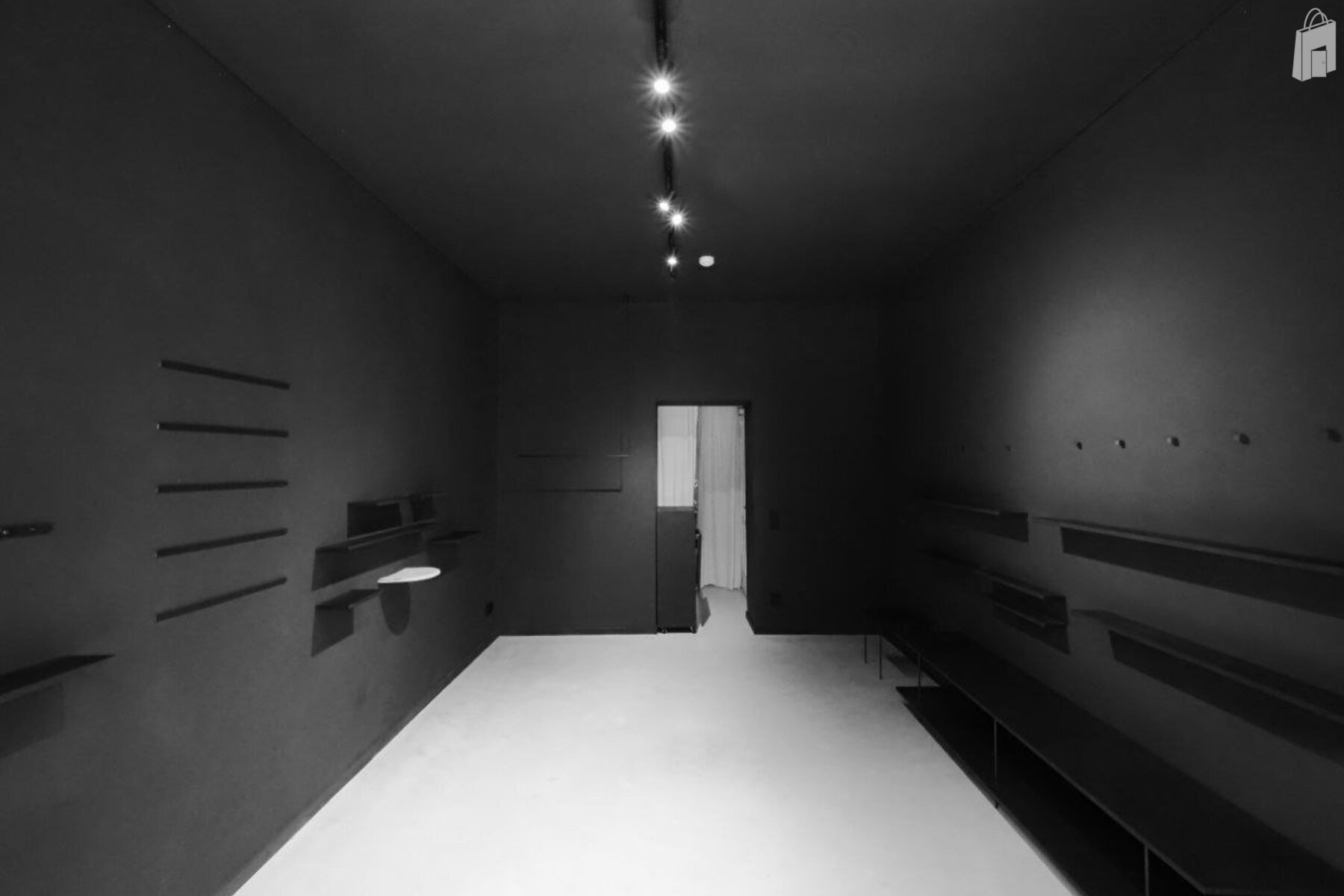 shop space B&W