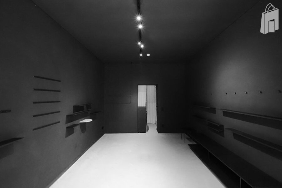 shop space B&W