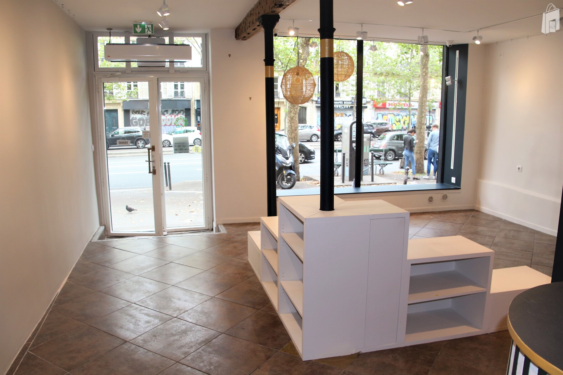 Vue intérieure avec ilot central