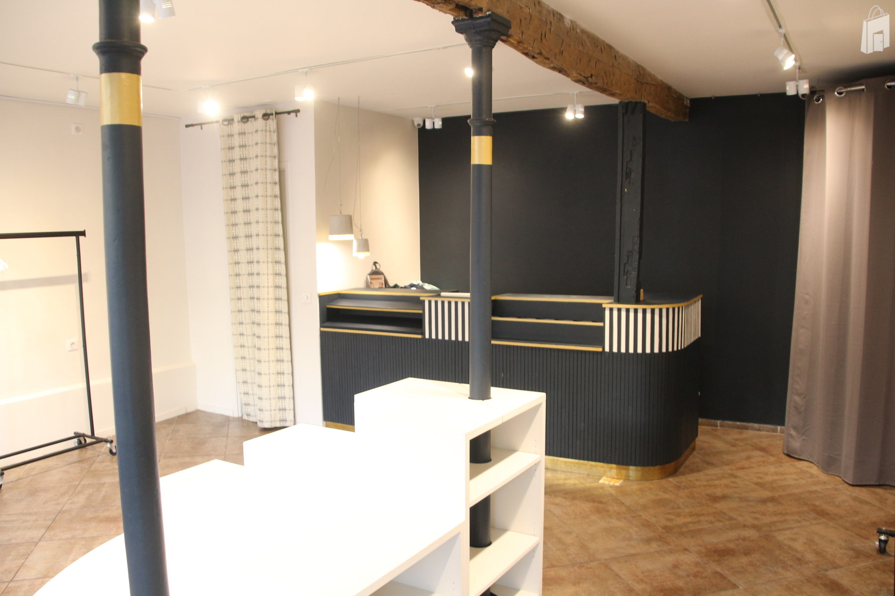 Vue intérieure et comptoir