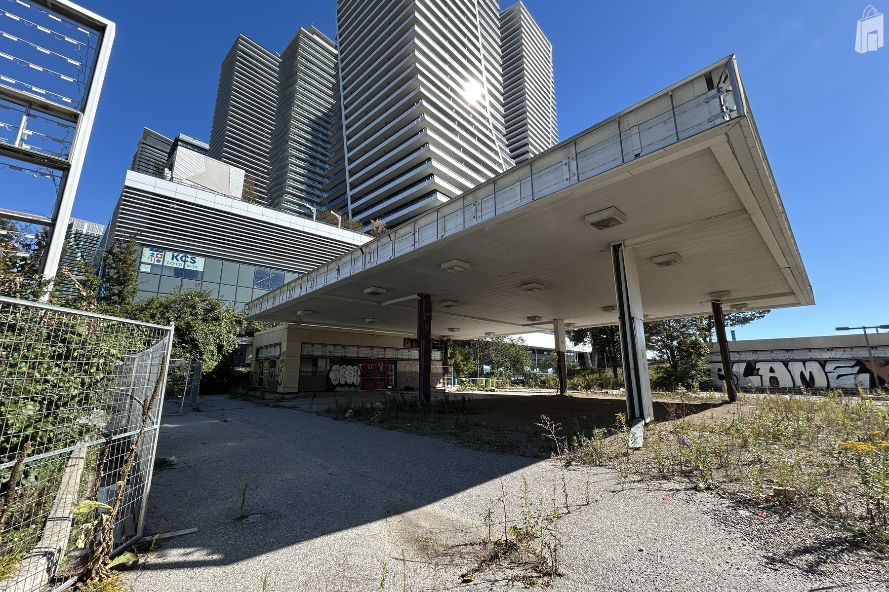 2189 Lakeshore Blvd.W