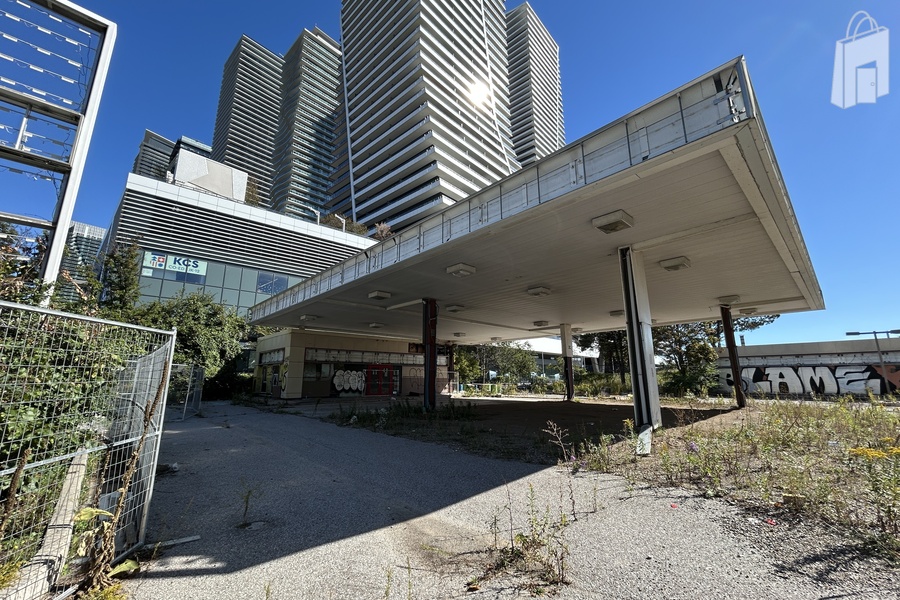 2189 Lakeshore Blvd.W