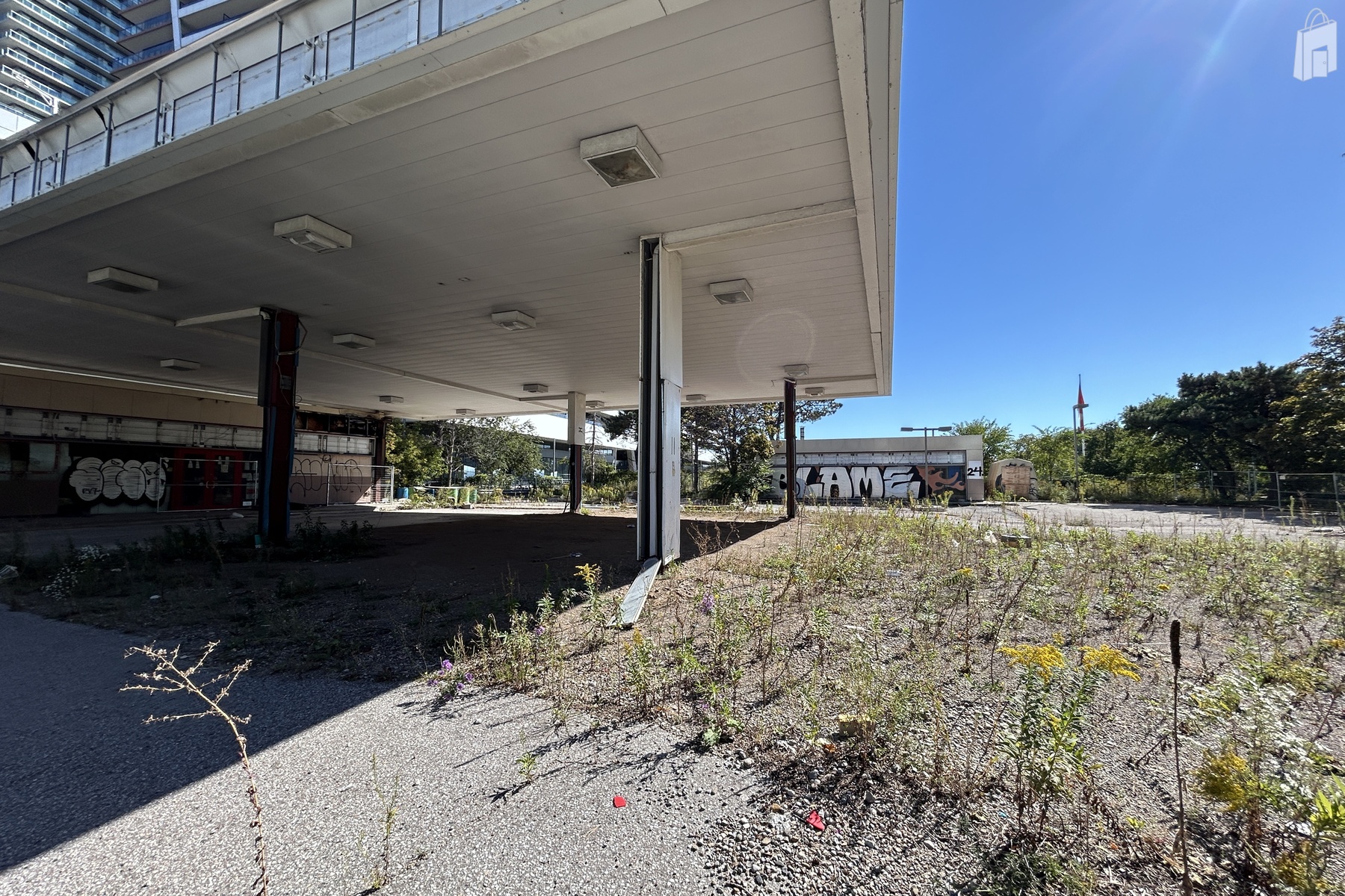 2189 Lakeshore Blvd.W