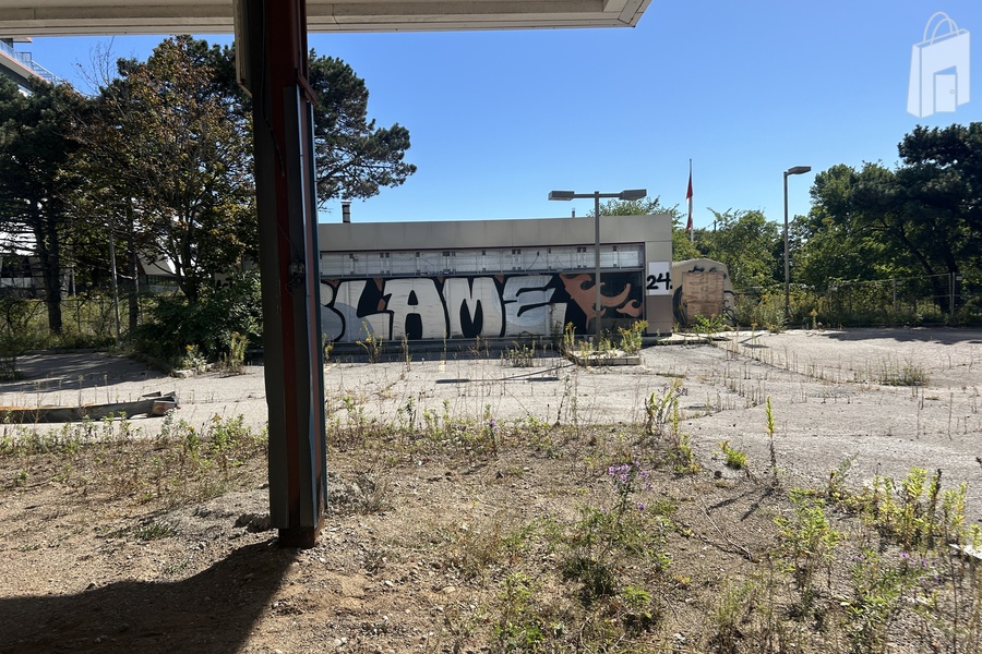 2189 Lakeshore Blvd.W