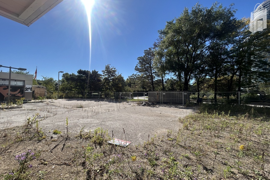 2189 Lakeshore Blvd.W