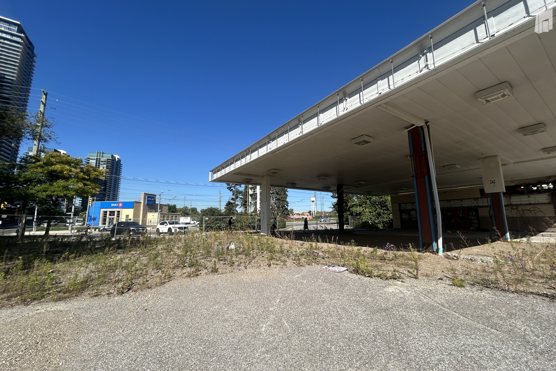 2189 Lakeshore Blvd.W