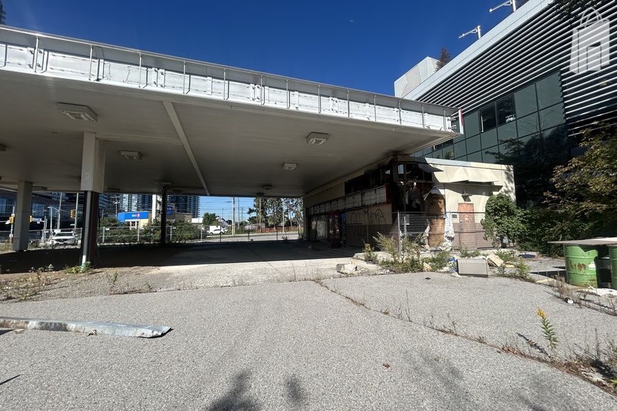 2189 Lakeshore Blvd.W