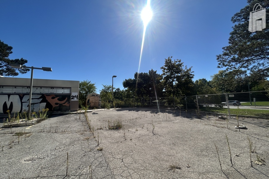 2189 Lakeshore Blvd.W