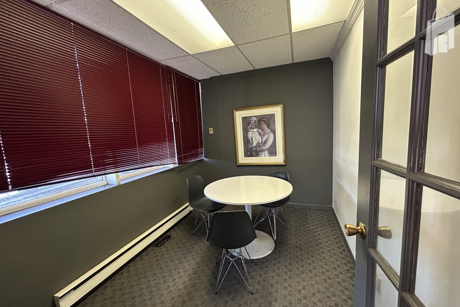 4237 Dundas Street W