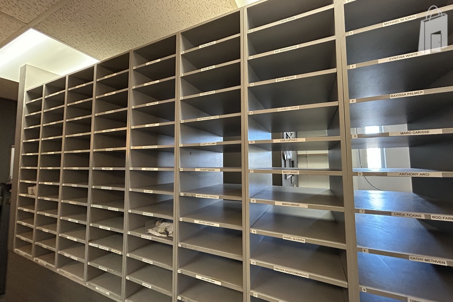 4237 Dundas Street W