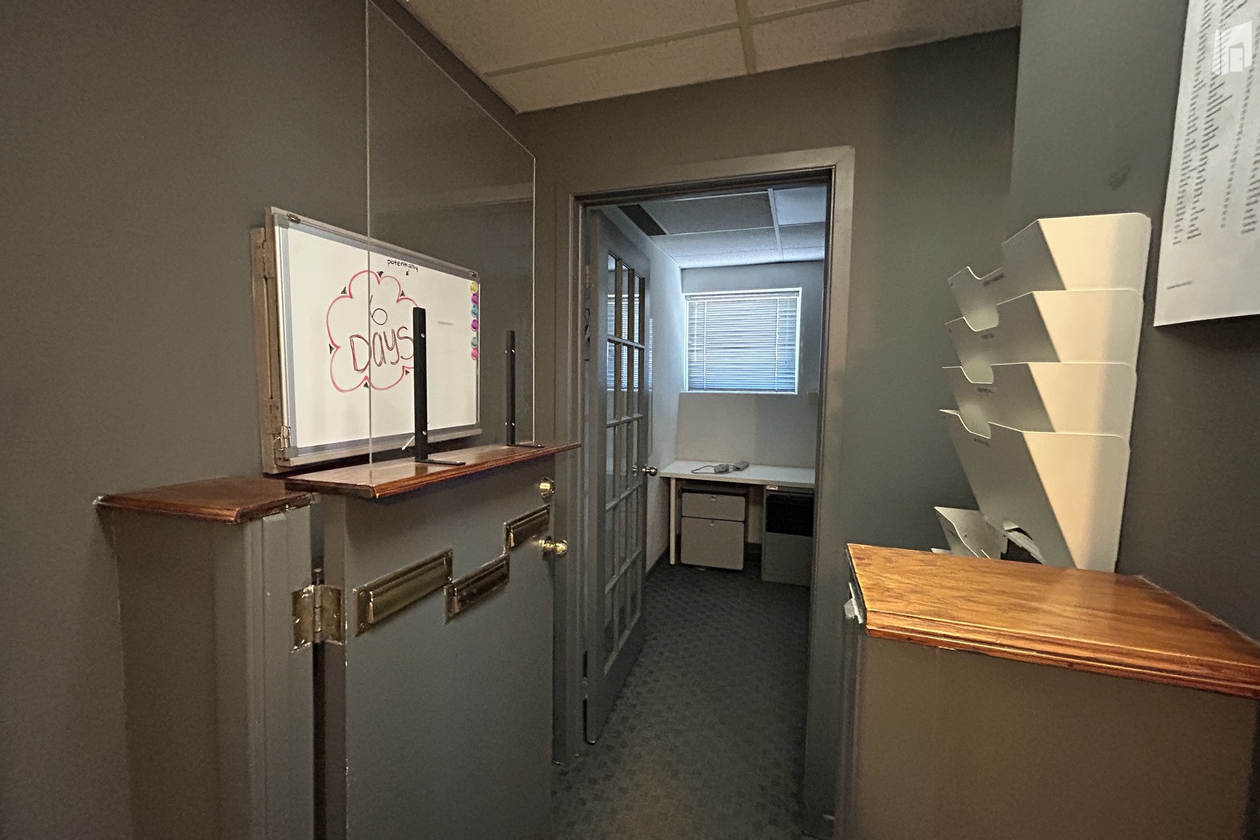 4237 Dundas Street W