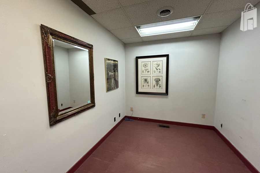 4237 Dundas Street W