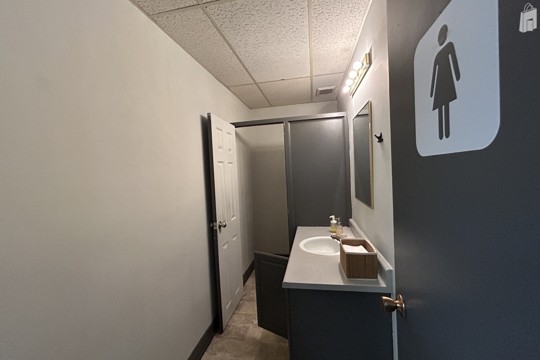 4237 Dundas Street W