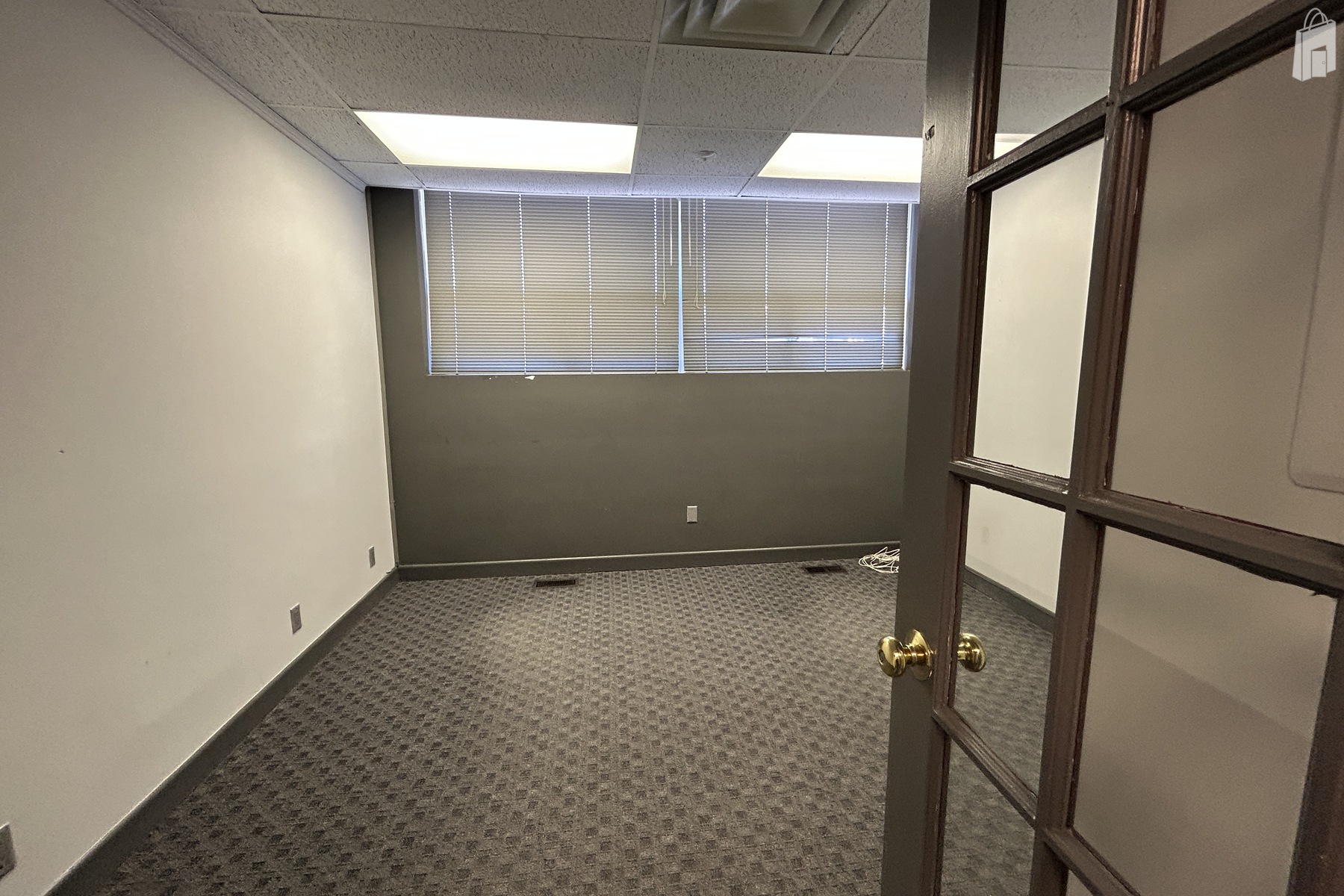 4237 Dundas Street W