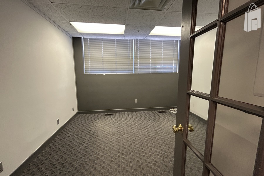 4237 Dundas Street W