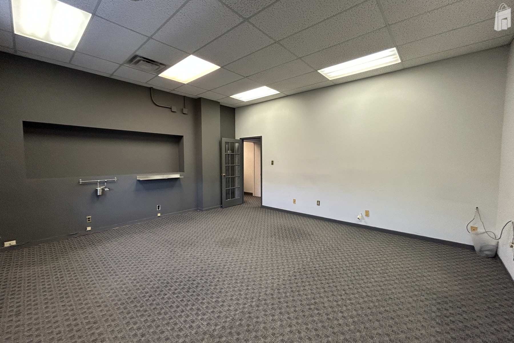 4237 Dundas Street W