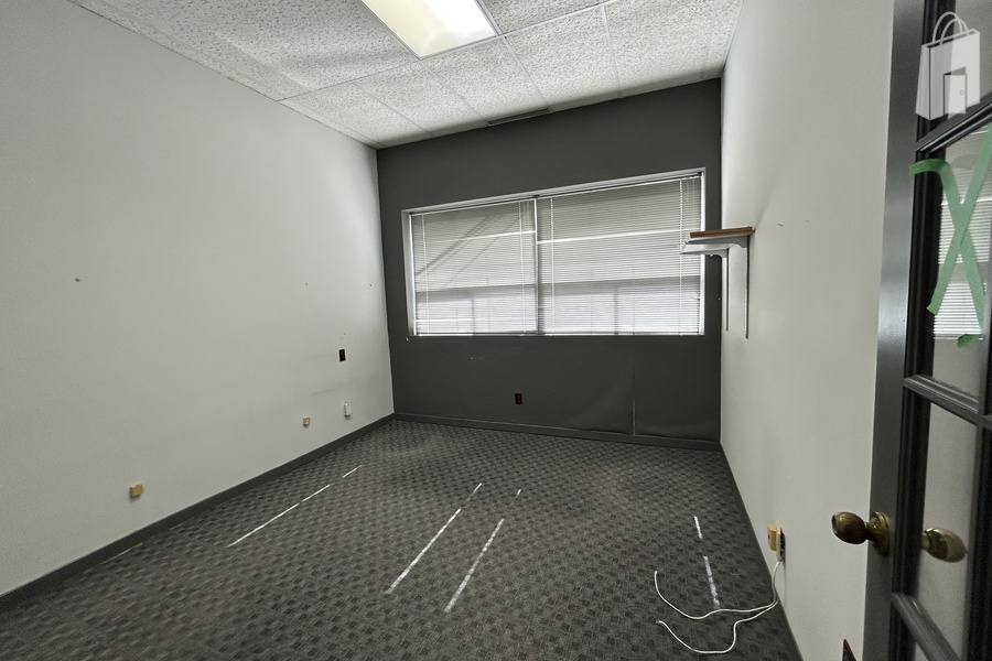 4237 Dundas Street W