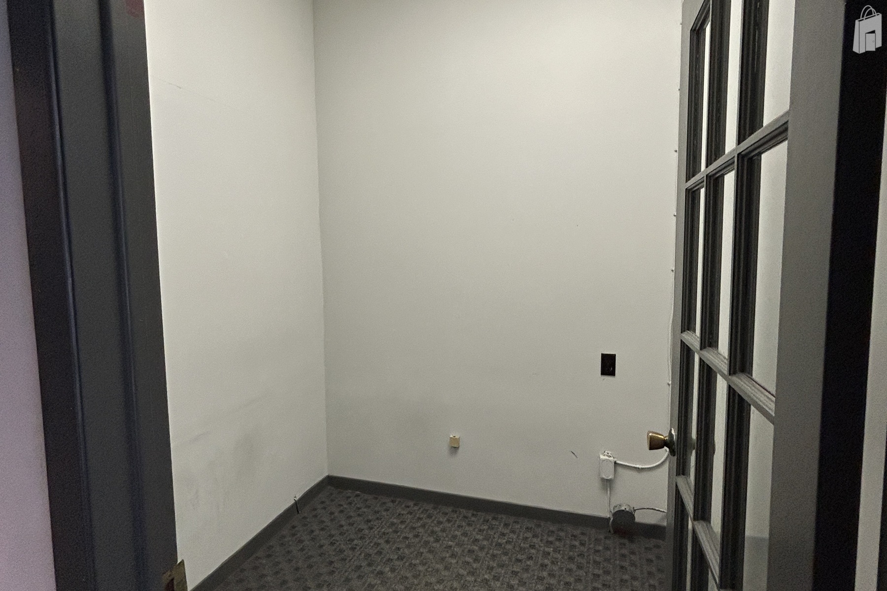 4237 Dundas Street W