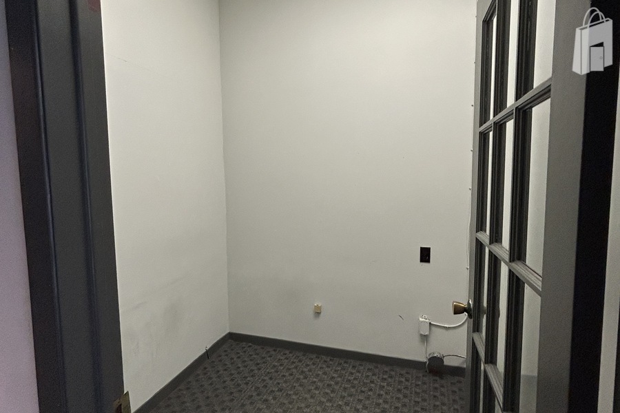 4237 Dundas Street W