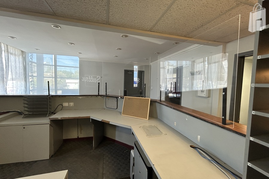 4237 Dundas Street W