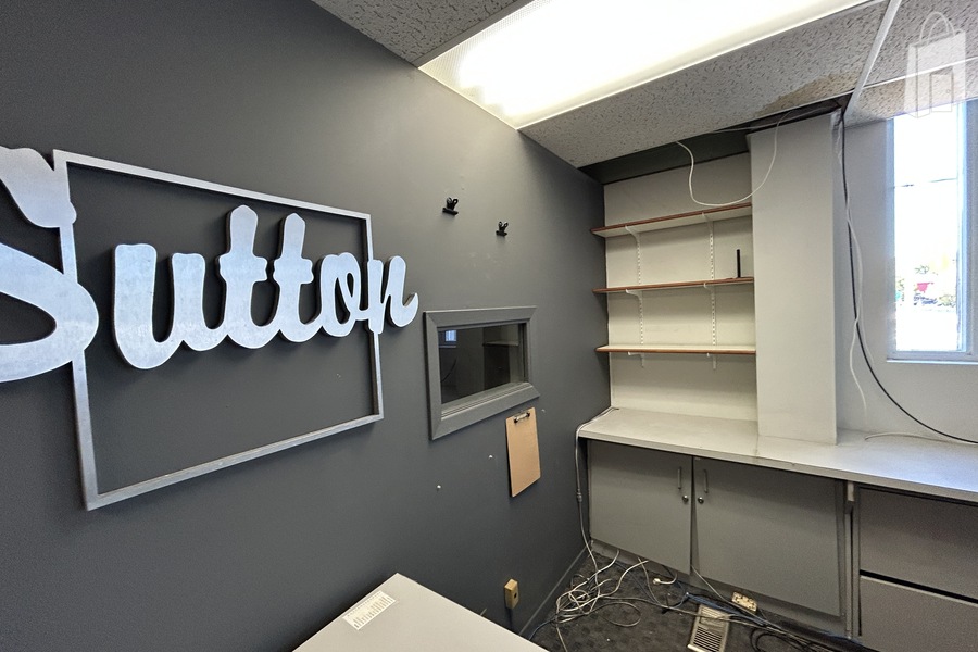 4237 Dundas Street W