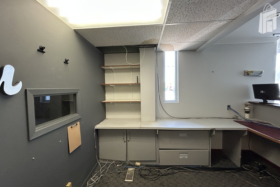 4237 Dundas Street W