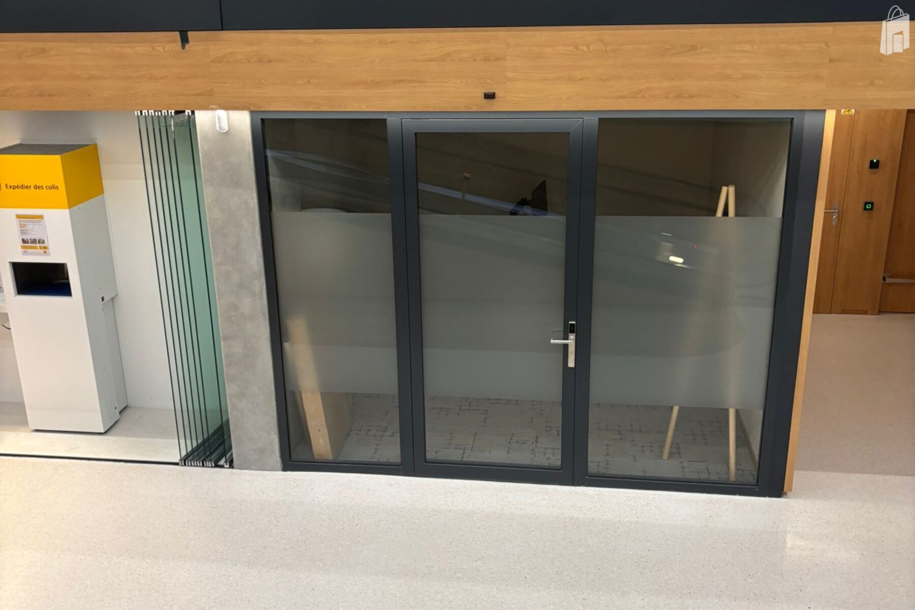 Vue extérieure, Box de conseil de la Poste Genève 19 Petit-Saconnex