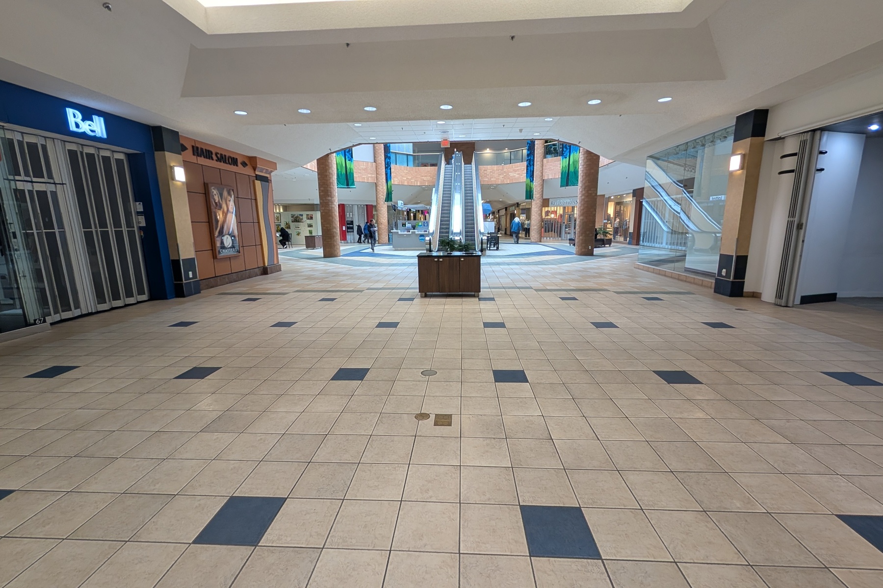 Tillicum Centre - Kiosk