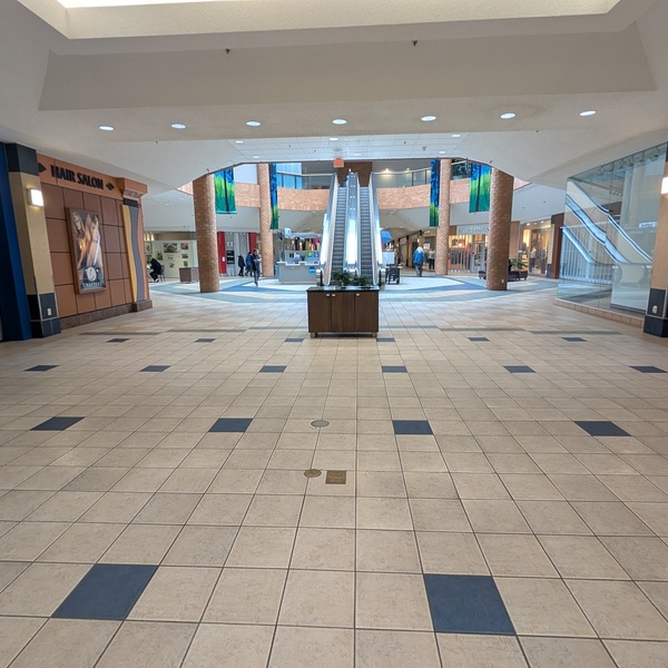 Tillicum Centre - Kiosk